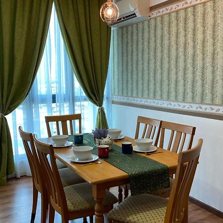8Pax Cozy Home Stay Jazz Suites 1 Vivacity Kuching Sarawak 3Br Екстер'єр фото