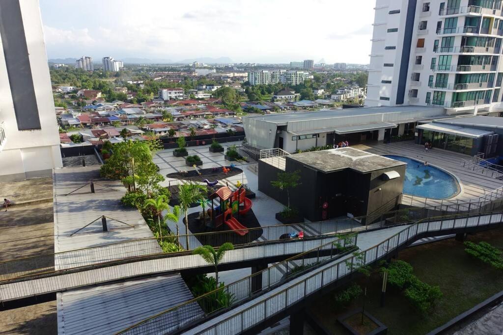 8Pax Cozy Home Stay Jazz Suites 1 Vivacity Kuching Sarawak 3Br Екстер'єр фото
