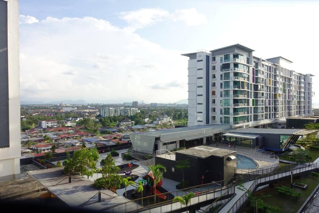 8Pax Cozy Home Stay Jazz Suites 1 Vivacity Kuching Sarawak 3Br Екстер'єр фото